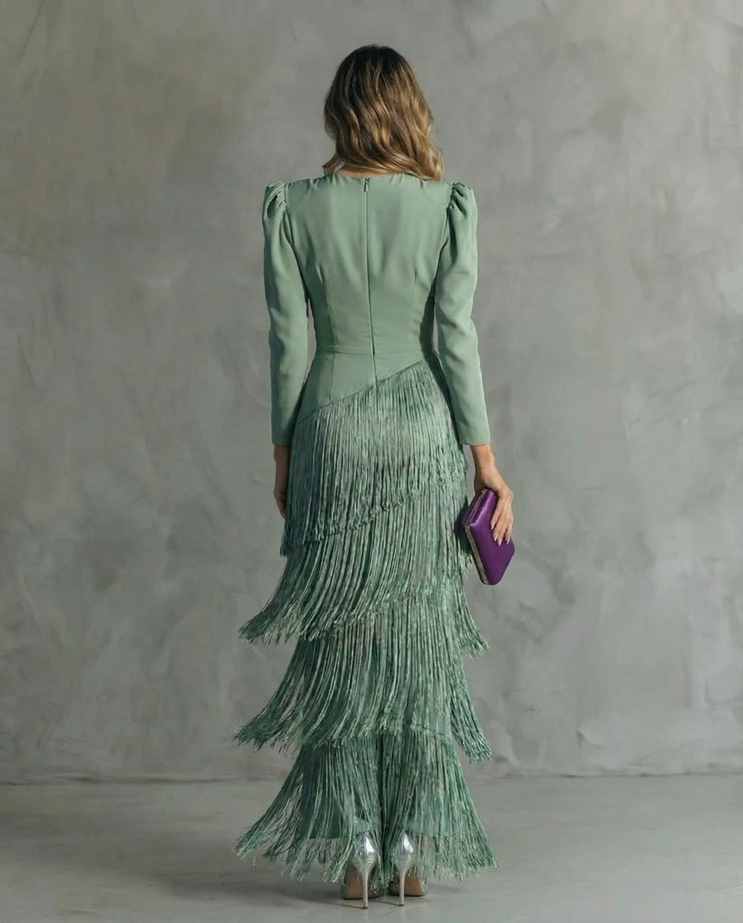 Clara - Abito midi elegante con maniche a frange