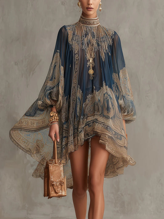 Emma - Abito mini in chiffon blu navy con stampa barocca e collo alto dal taglio irregolare