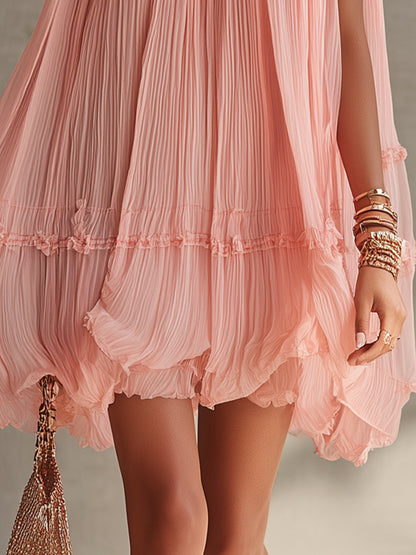 Vestito mini rosa in chiffon con scollo a halter, volant e gonna a palloncino