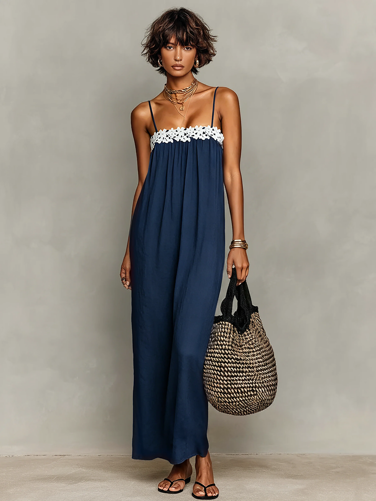 Chiara - Abito lungo da donna in misto lino dal design minimalista con inserti in pizzo e spalline sottili